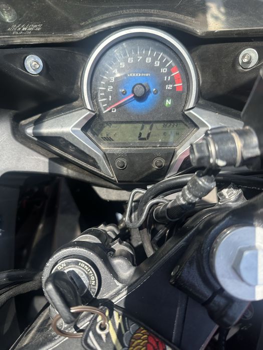 Se vinde Honda CBR250R
