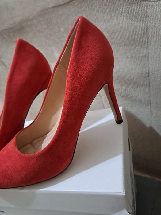 Продам новые  туфли