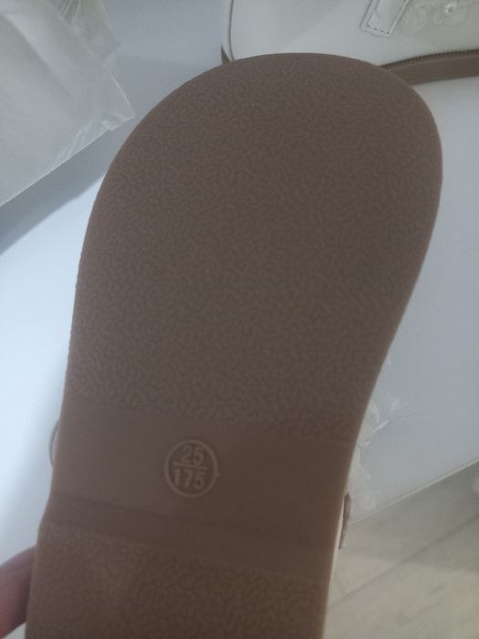 Продам детские туфли на девочку