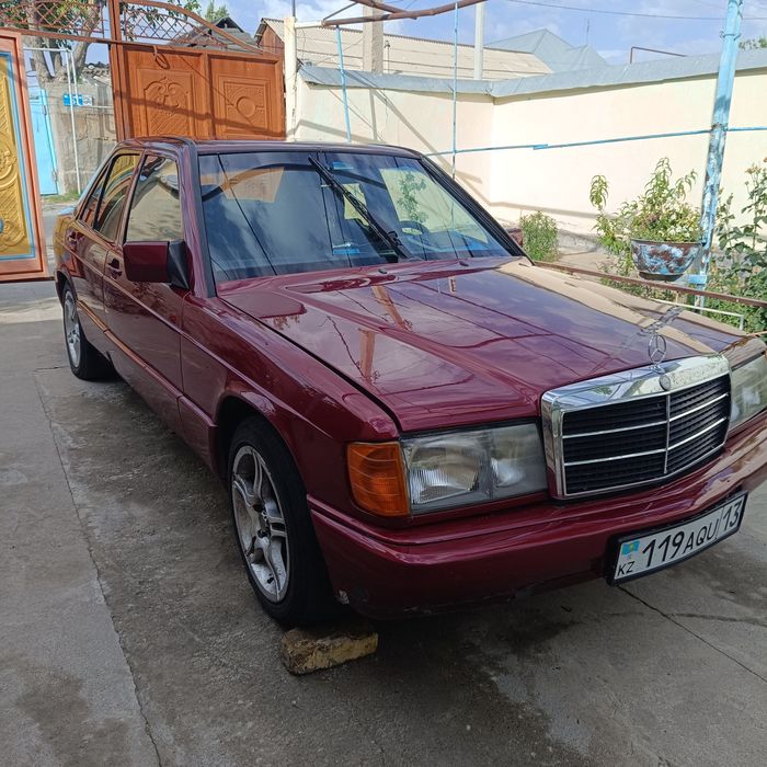 Мерседес.    Е190