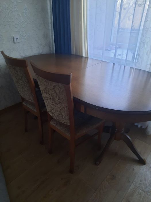 Продам гостиный стол хорошем состоянии