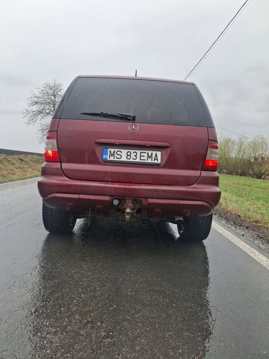 Vând mercedes ml 270 w163    7 locuri 4x4