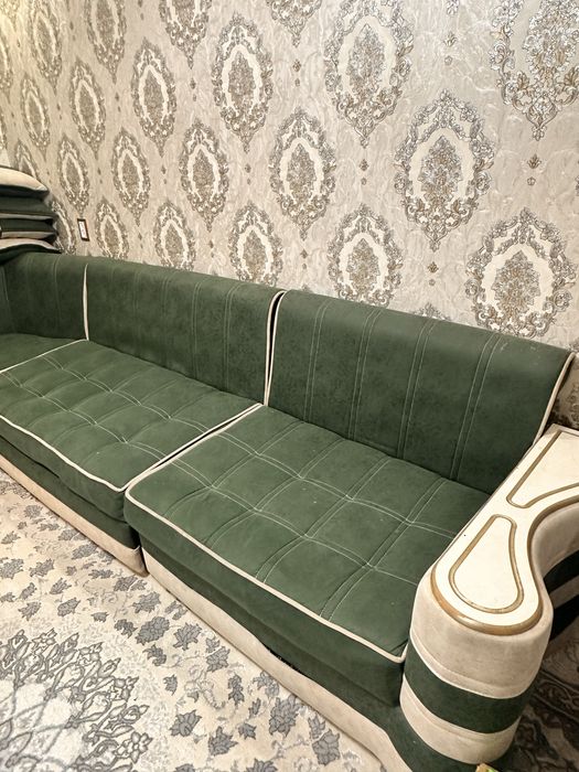 Divan 6 ta yostiqlari bn tegi ochladi stulchasi 2 ta narxi 3 mln