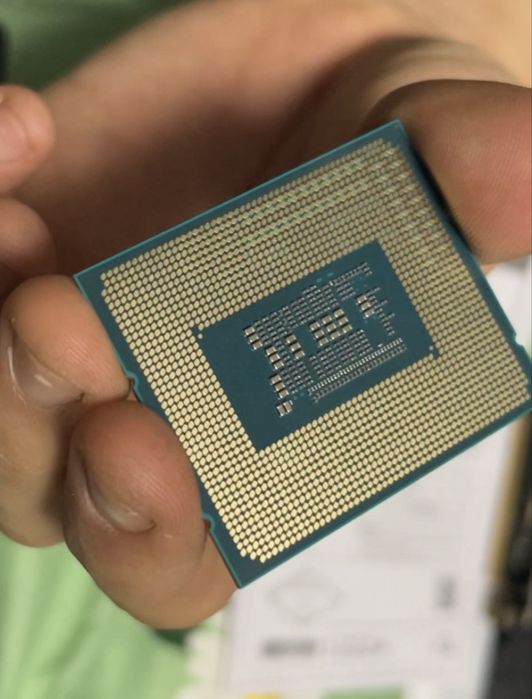 Процессор i3 12400f