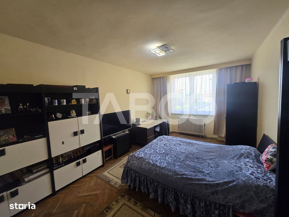 Apartament 5 camere de vanzare 182mp decomandat zona Piata Cluj Sibiu — fotografia 2