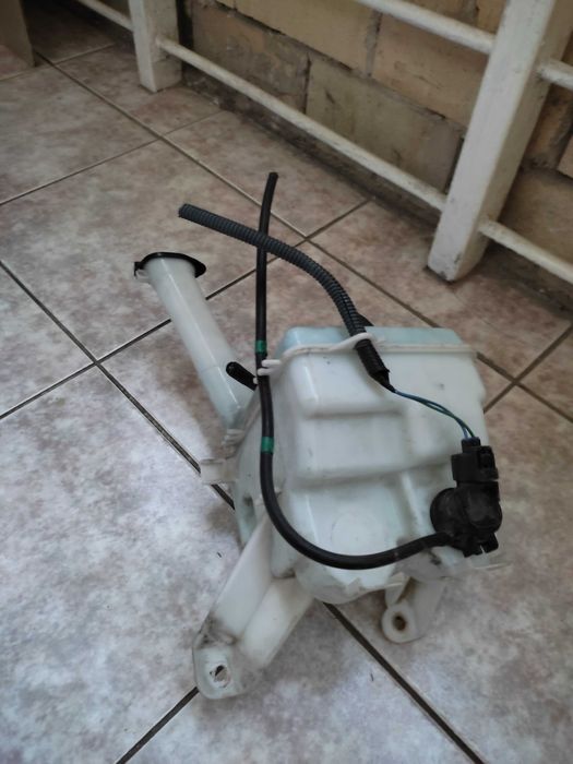 Бачок омывателя для Тойоты Ярис