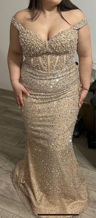 Бална рокля с камъни