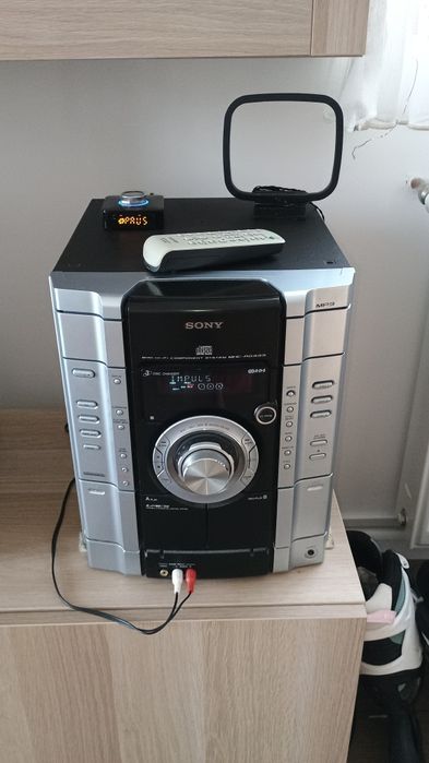Vând combina Sony MHC RG333