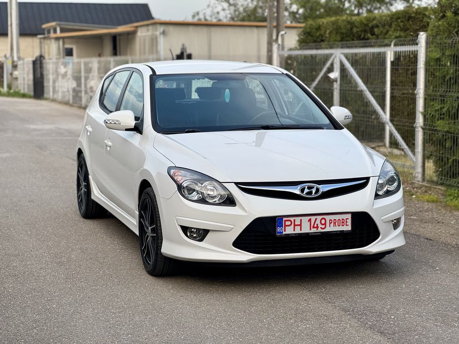 Hyundai i30 Fifa Edition 1.4 MPI / Benzina / 2012 / Euro 5 / Garantie / Posibil rate