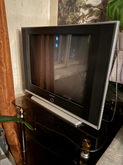 Продам телевизор