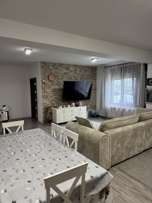 Casa de vinzare 140 mp locuibili in comuna Poroschia+ Terasa