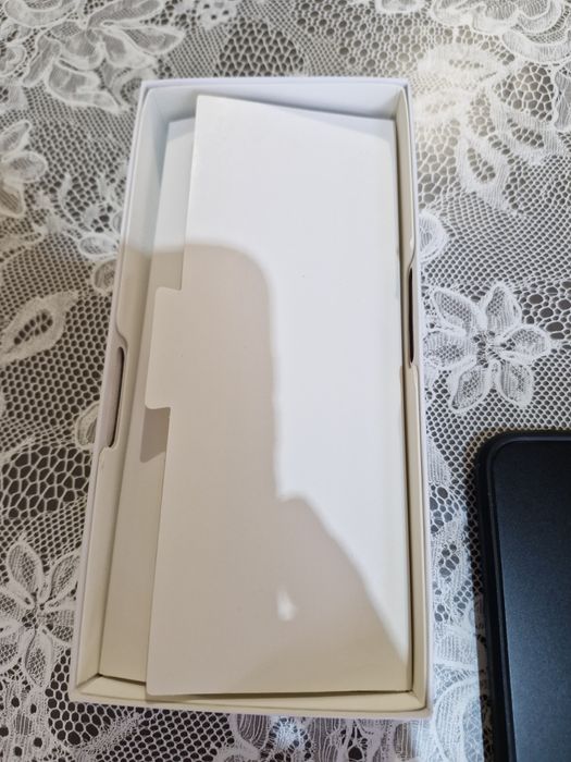 Продавам телефон Honor 200 Smart