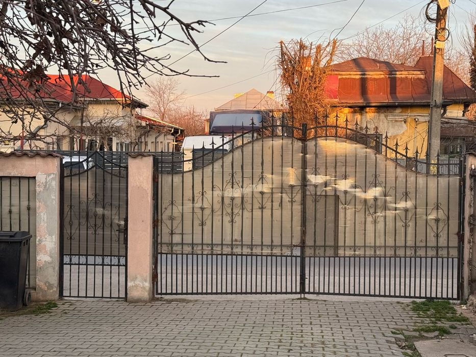 Vand porti gard metalice