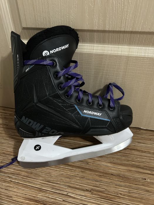 коньки хоккейные