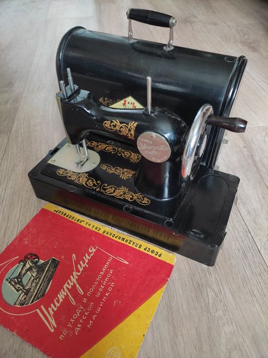 Швейная машинка ручная