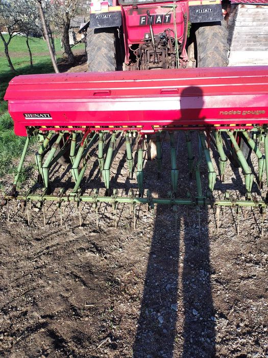 Vând tractor fiat