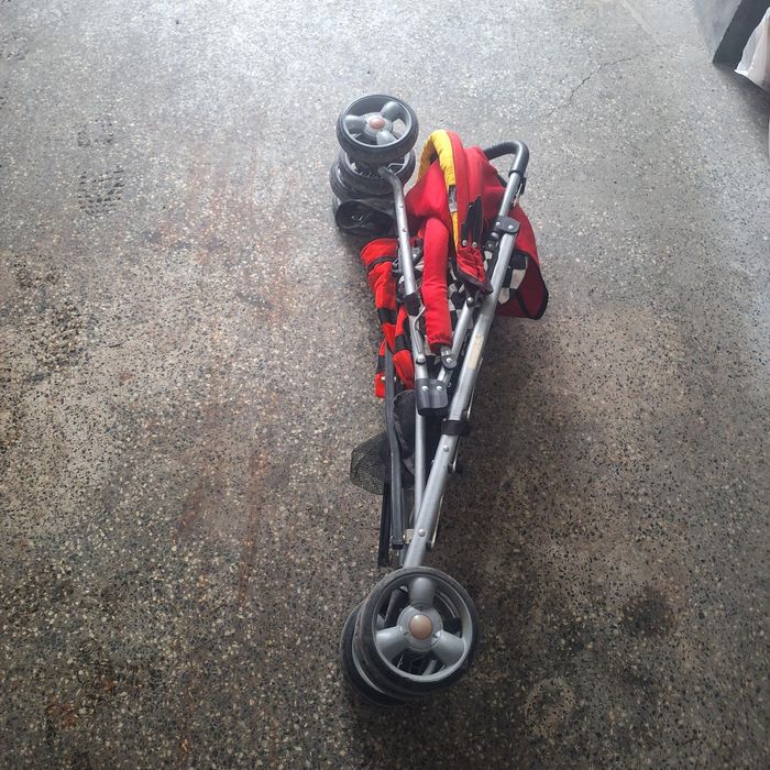 Продавам Детски Колички за  Бутане във много добро Състояние