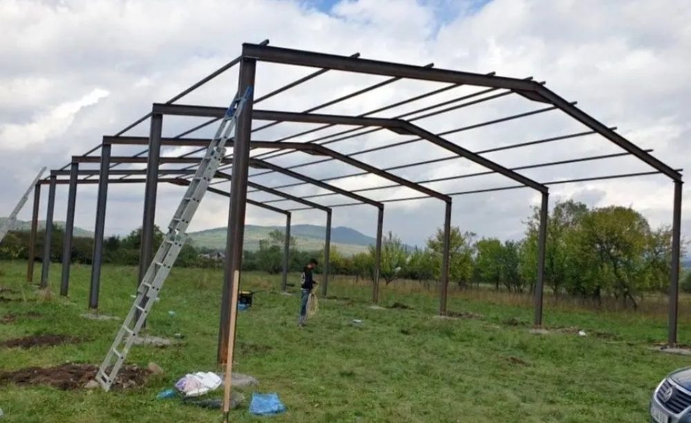 4ferme metalice la 6m și 8stalpi la 4m