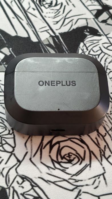 Наушники OnePlus в хорошем состоянии