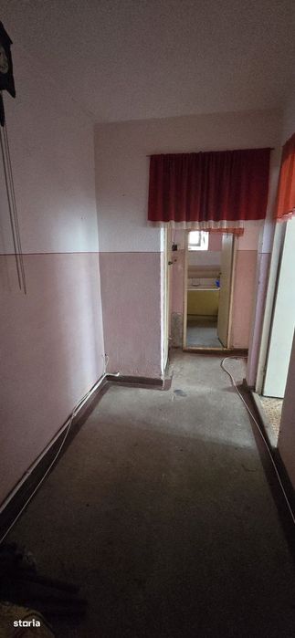 Vanzare Apartament 3 camere  etaj 2, Micro 12, Târgoviște