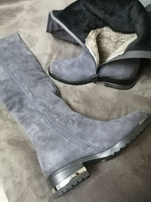 Продам женские сапоги