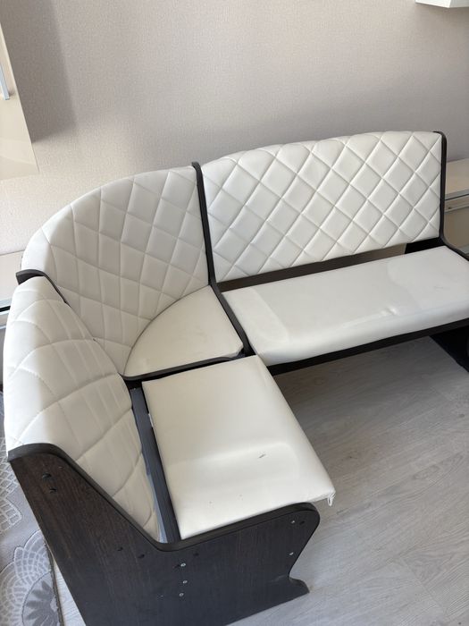 Продам уголок для кухни