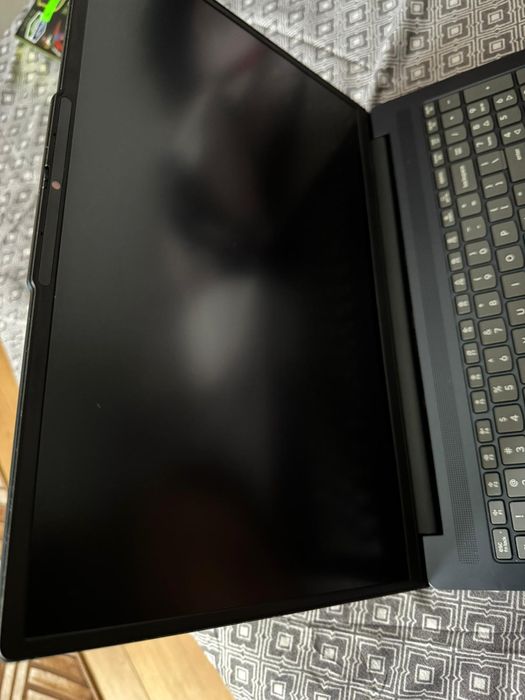 Vând laptop Lenovo