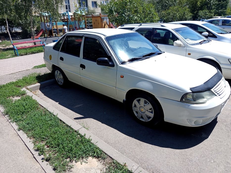 Продам авто Нексия 2  2011г