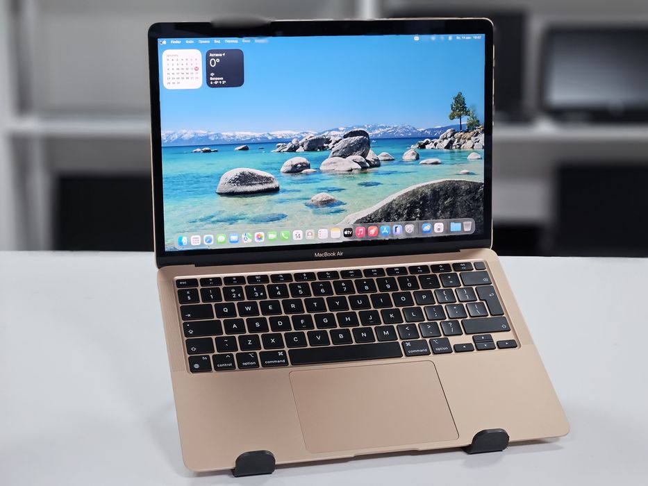 Стильный ноутбук Apple MacBook Air 13 2020 -  M1/8GB/SSD 256GB/M1 GPU