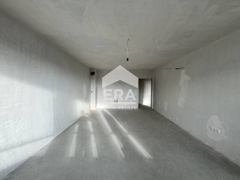 Тристаен апартамент за продажба - Св.св. Константин и Елена, Варна