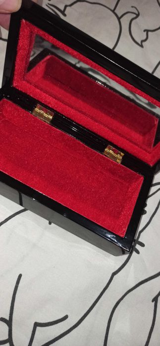 Шкатулка росписная с перламутром