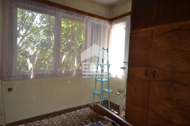 Продава се Тристаен апартамент в Хасково, Център - 83 кв.м за 977 €/кв.м - Снимка #8