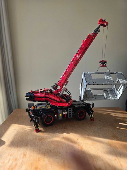 LEGO Technic The Big Red 42082