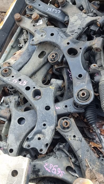 Рычаги на Toyota Estima