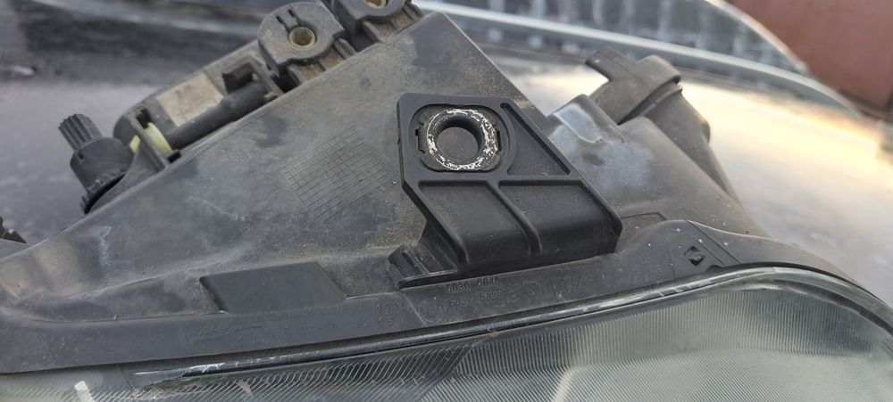 Far faruri dreapta stanga  bi-xenon Seat Exeo 3R1 941 008 D