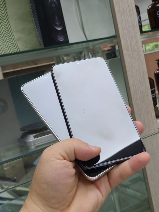 Samsung S22 Plus xotirasi 8/256GB
