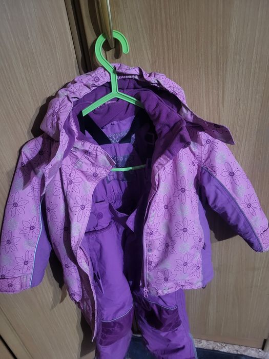 Детские комбезы и куртки