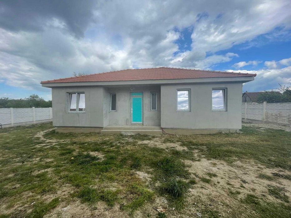 Vand casa noua- CIHEI zona centrala