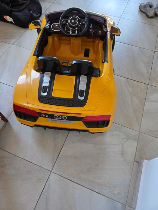 Masina electrica copii Audi R8 Spyder ride-on Car 12V cu 2 locuri