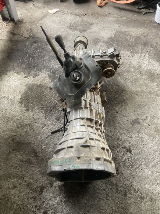 Nissan Navara 2.5 d 2003 година Скоростна Кутия с раздатка