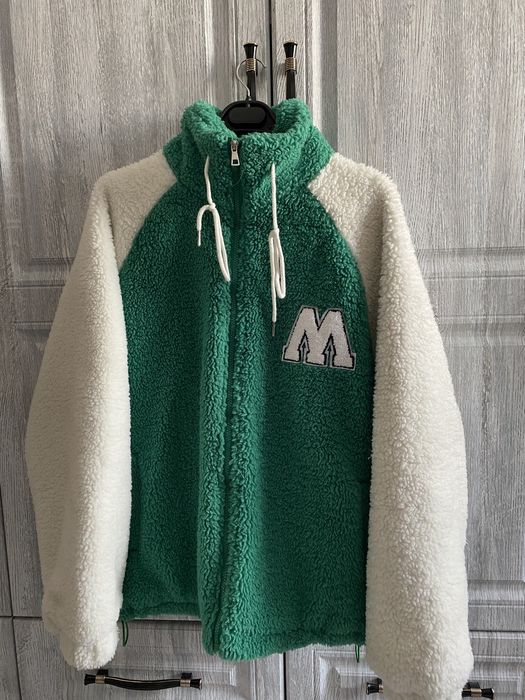 Продам бомбер-куртку