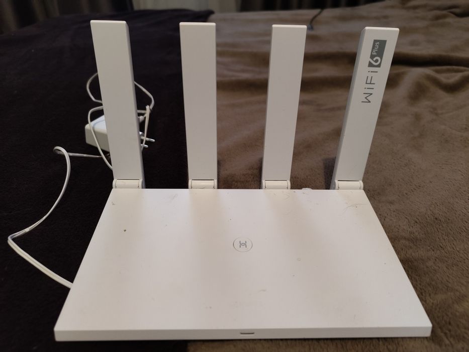 Продам Маршрутизатор Huawei WiFi AX3