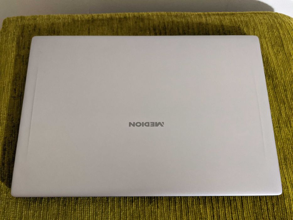 Laptop Medion Akoya E6246, Intel Pentium Silver N5000, ssd 256,ram 8Gb