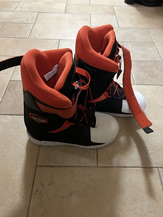 Нови детски обувки за сноуборд – EU 38