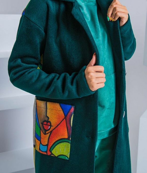 Продам новое кашемировое пальто.