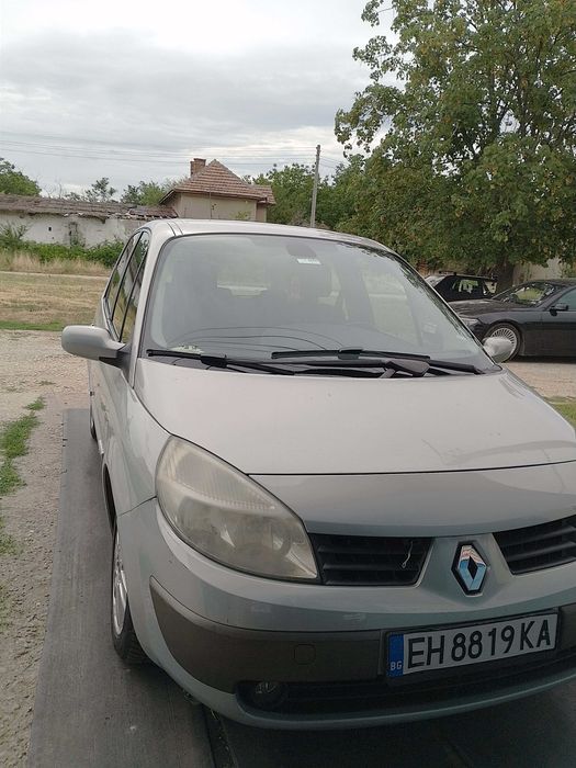 Продавам миниван Рено Меган Сценик 2003 г.