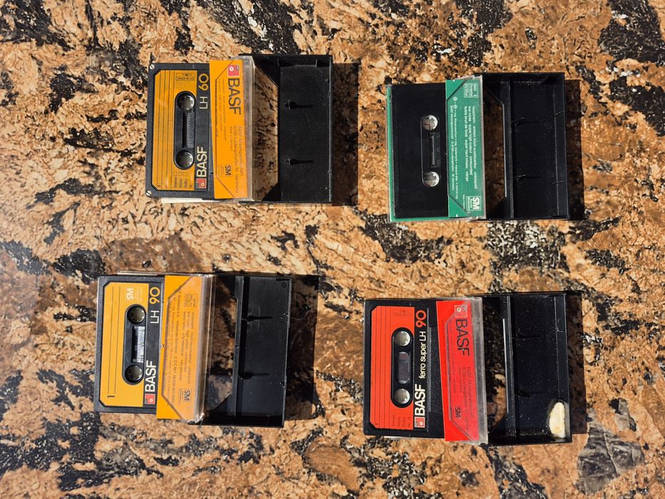Vând 4 casete audio originale Basf ferro super LH muzica 60-90 minute