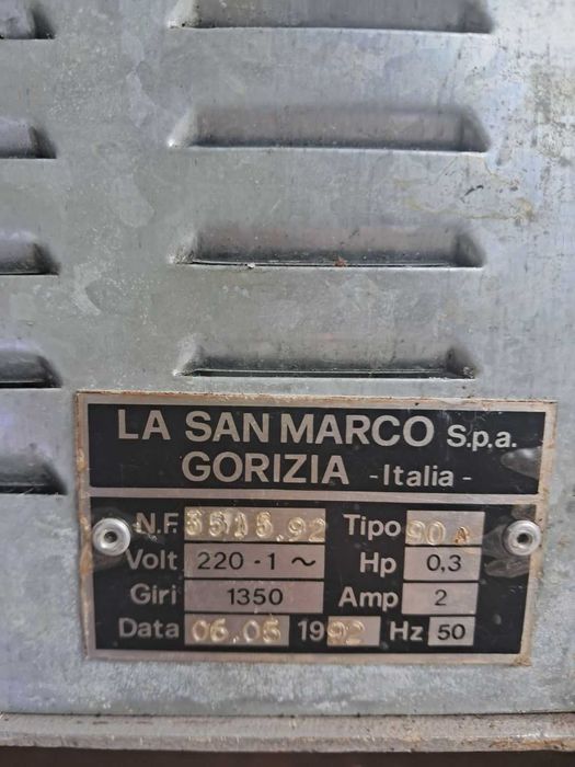 Професионална еспресо машина La San Marco 85-12-2 (Винтидж класика) + кафемелачка