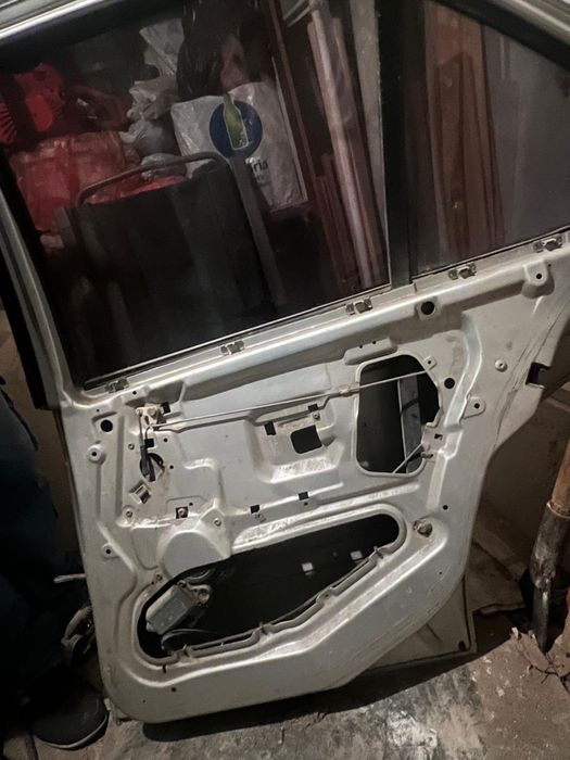 БМВ е36 Задняя дверь