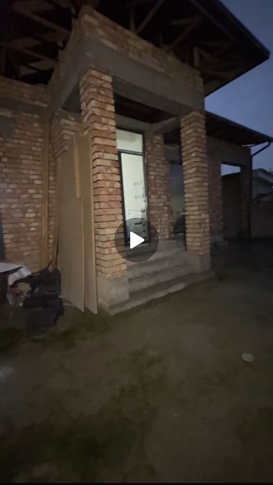 Samarqand Darvoza ko'chasida uy sotiladi